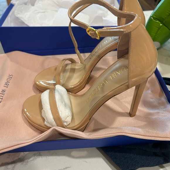 NIB Stuart Weitzman Disco Patent Nude Leather Sandal - Picture 7 of 10
